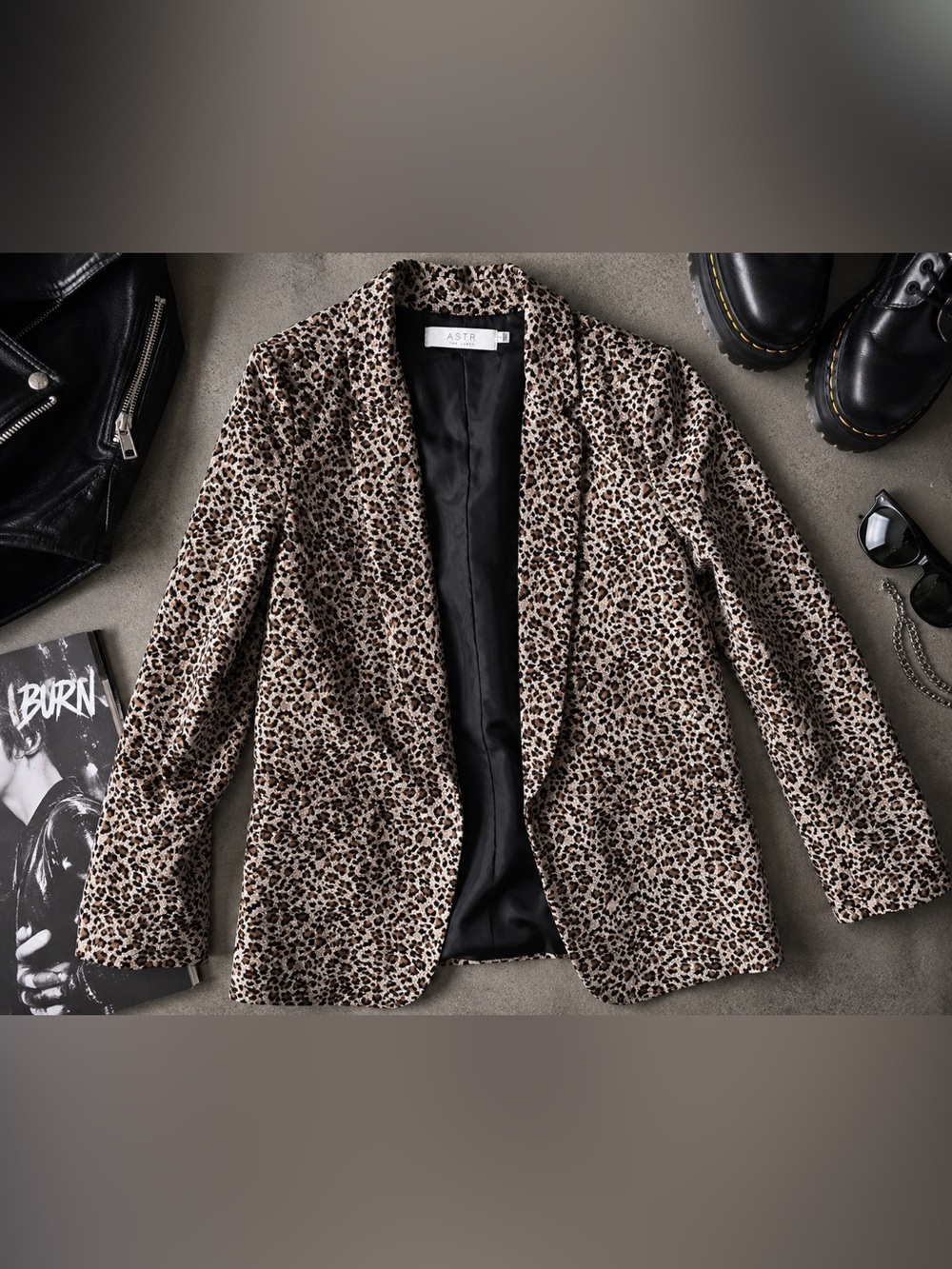 🐆 ASTR the Label Leopard Print Open Front Blazer • size S